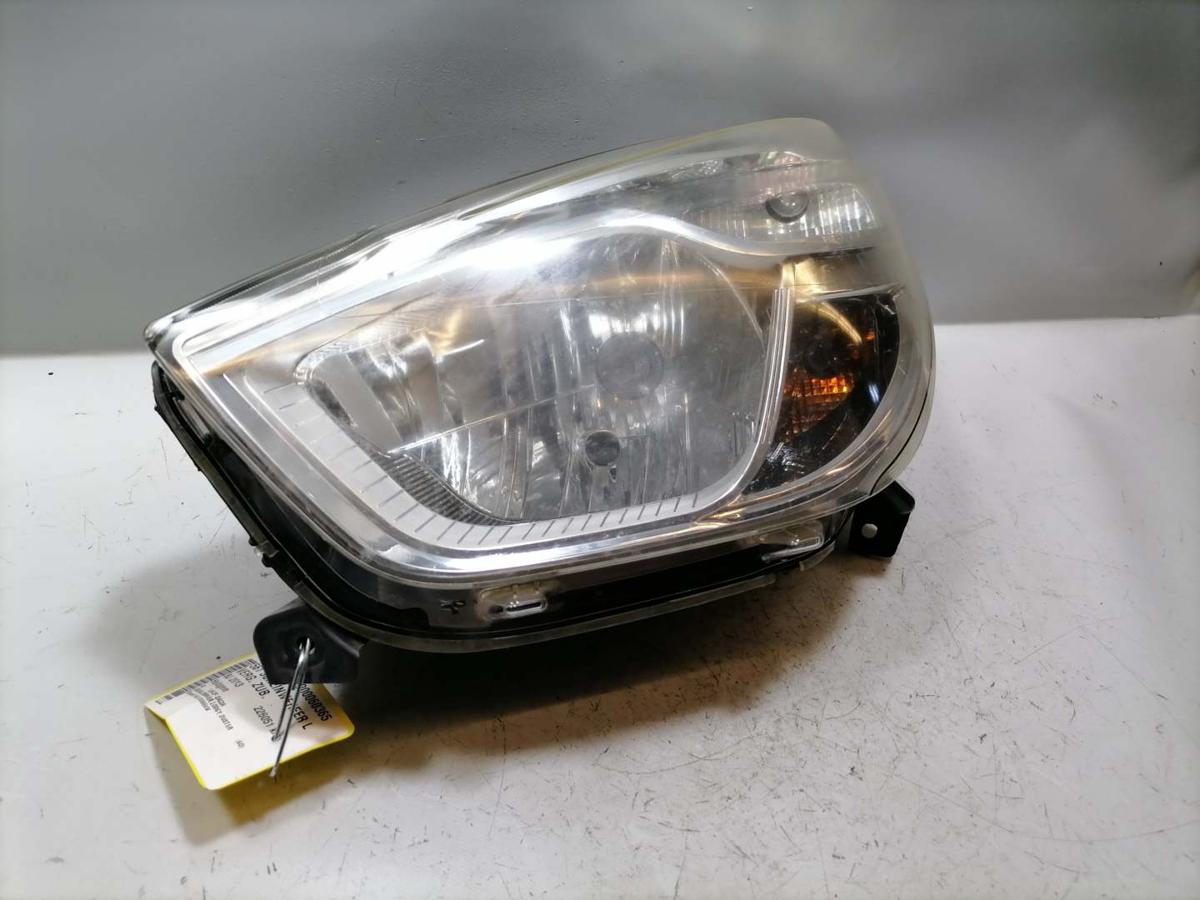 Dacia Lodgy Bj.2013 Scheinwerfer vorn links Halogen leicht vergilbt Zubeh&ouml;r